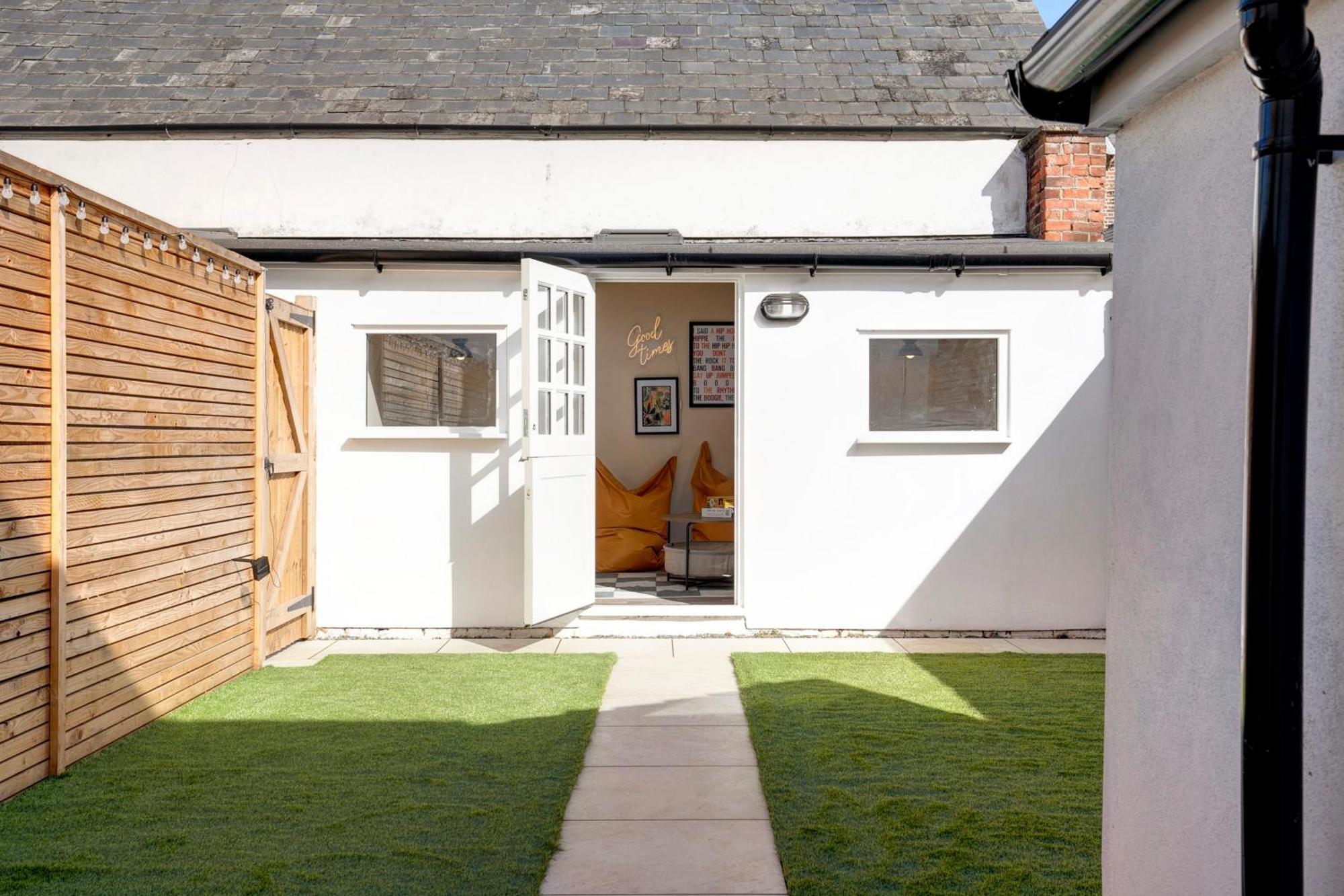 Holiday home Beautifully Refurbished In Lower Wivenhoe.