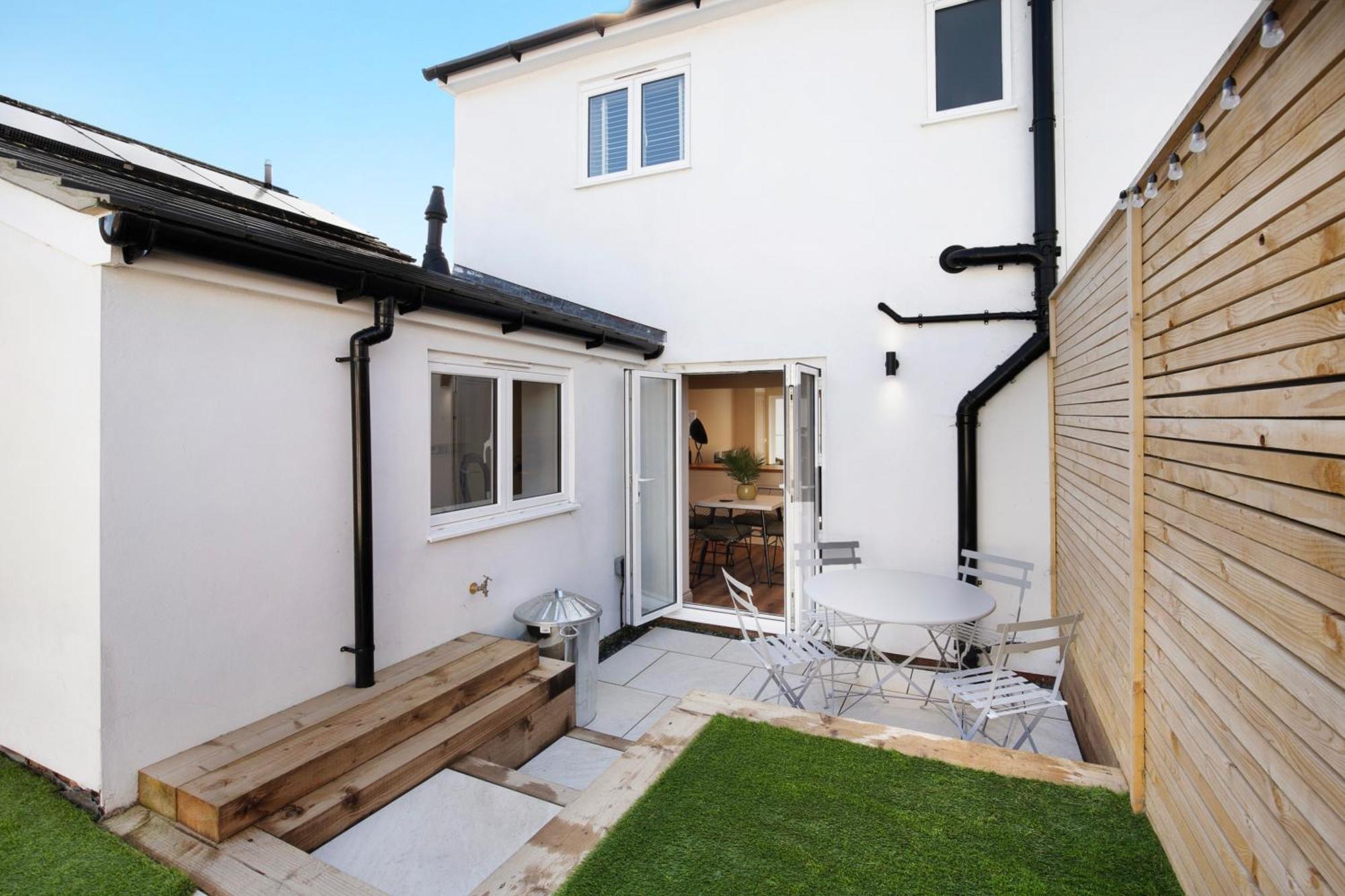 Beautifully Refurbished In Lower Wivenhoe.