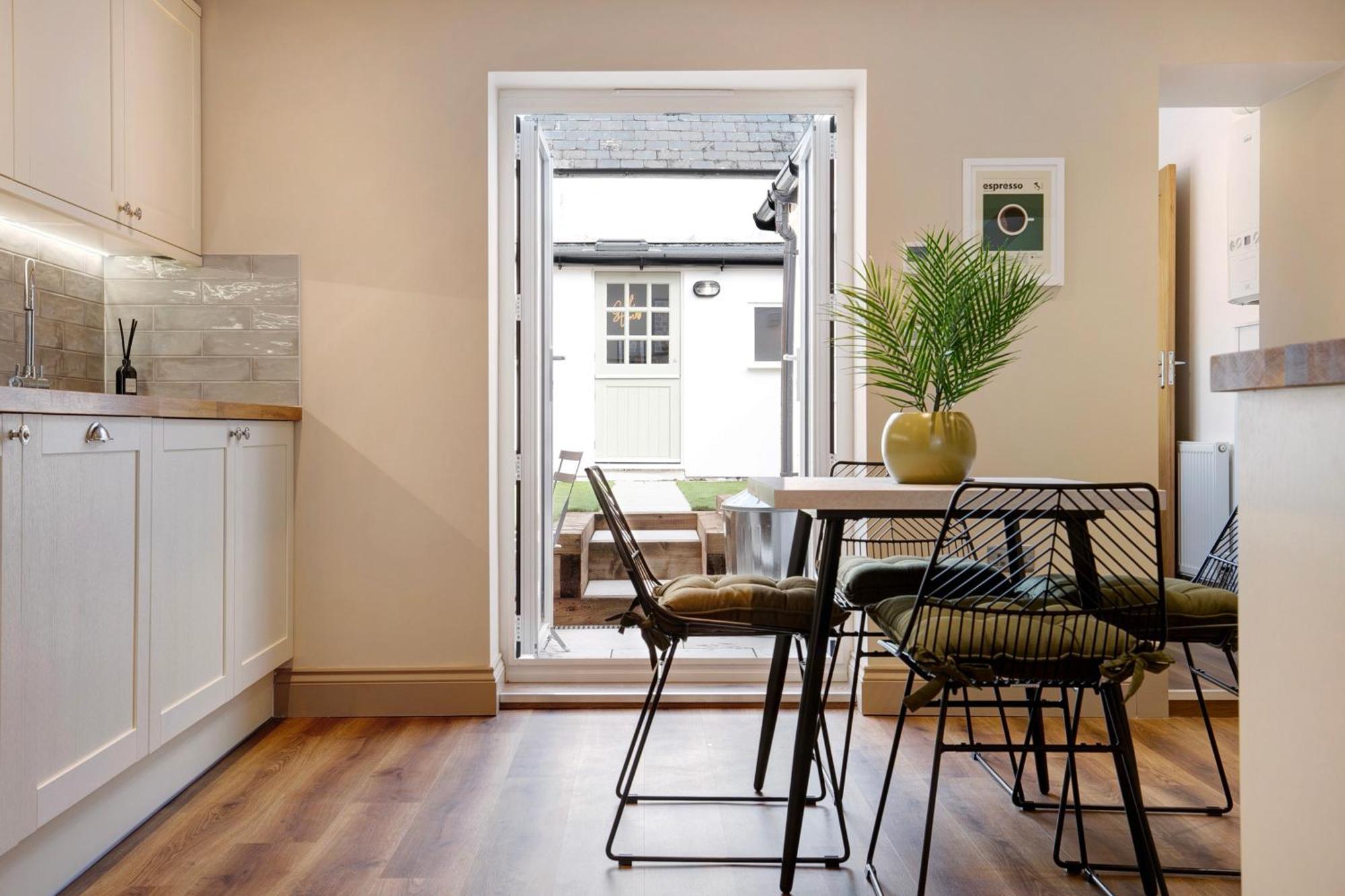 Beautifully Refurbished In Lower Wivenhoe. * Wivenhoe